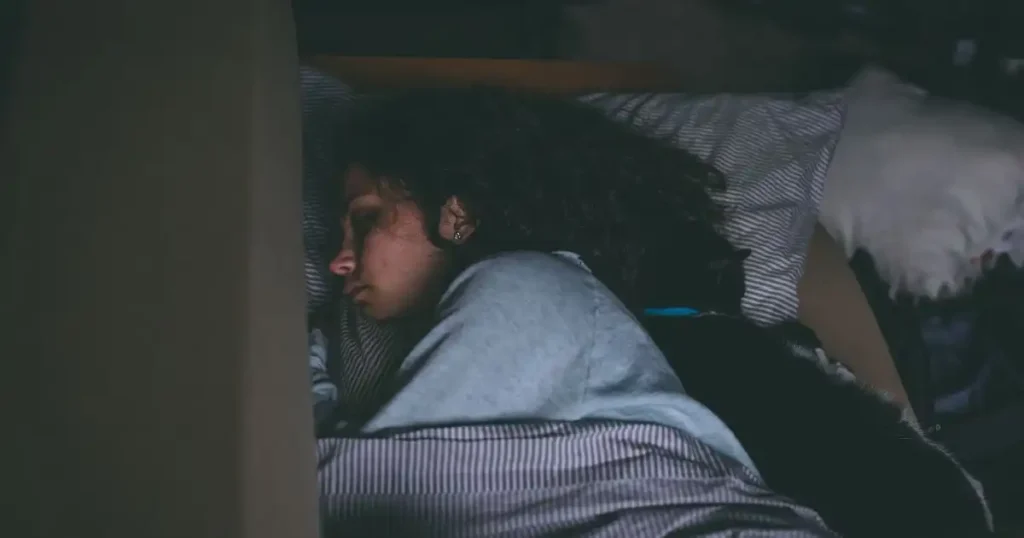 How to Improve Sleep Naturally: Hindi Guide with Tips