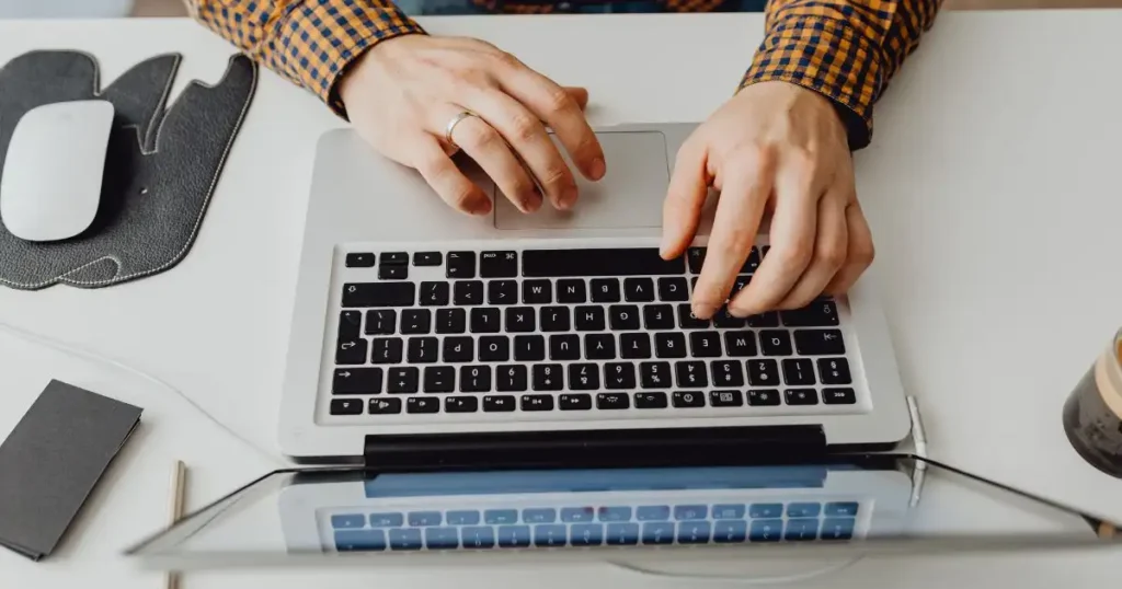 How to Improve Typing Speed Online: Tips in Hindi