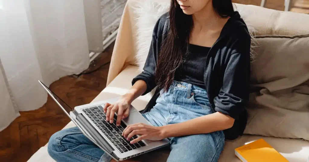 How to Improve Typing Speed Online: Tips in Hindi